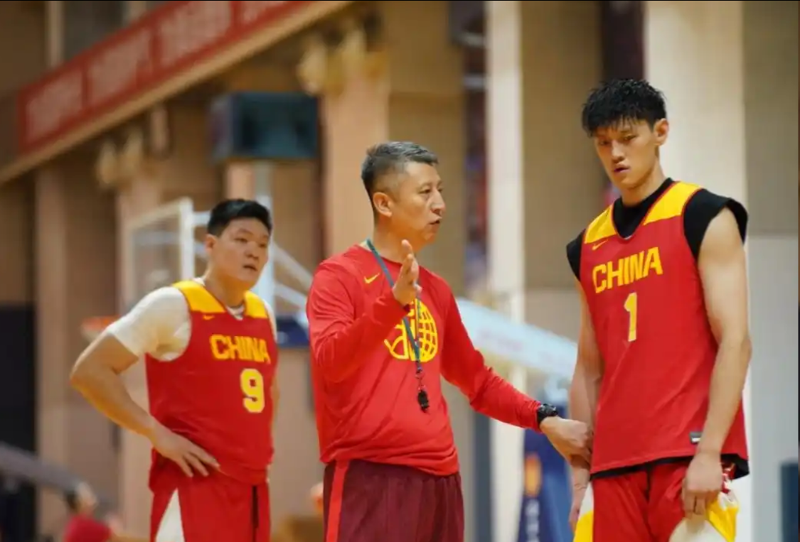 世界杯app下载-徐杰健康时不选，伤了又征召，球迷怒批郭士强：就不能召郭昊文？