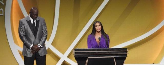 世界杯官网入口-瓦妮莎：科比付出终有回报 你现在是名人堂成员了